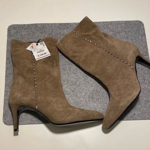 ZARA Suede studded tan heel boots - Picture 1 of 7